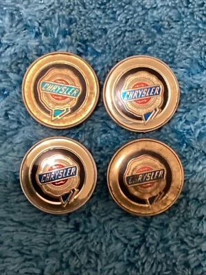 Chrysler Sebring Concorde 300M 1998-2005 rojo azul dorado tapa central parte #4782258AA Foto 1 de 4