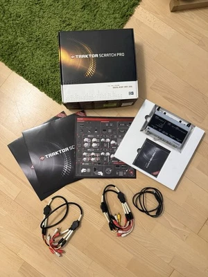 Traktor Scratch Pro Bundle mit Audio 8 DJ Interface – Komplettset - Bild 1 von 4