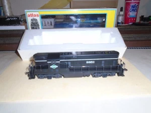 ATLAS / KATO #8239 EMD GP-7 DIESEL LOCOMOTIVE- ILLINOIS CENTRAL #8851 HO - Picture 1 of 6