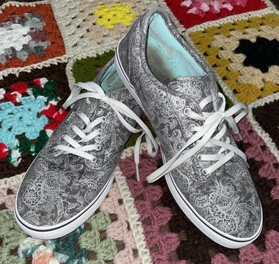 Size 8.5- VANS Off The Wall Lace Up Low Top grey paisley - Image 1 of 4