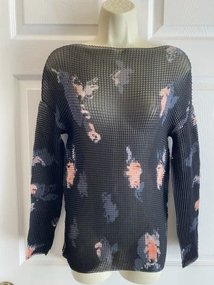 Nuevo con etiquetas Top floral de malla texturizada negra Emporio Armani para mujer talla 42 EE. UU. 6 Italia $645 Foto 1 de 4