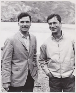 1962 Press Photo Actors and Brothers George and Robert Maharis in "Route 66" - Picture 1 of 2
