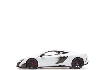 AUTOart 1:18 McLaren 675 LT en blanco sílice Foto 1 de 4