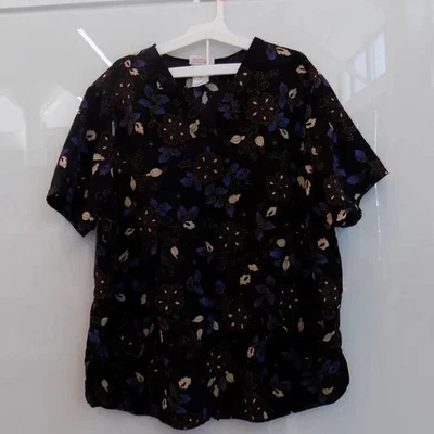 Cherokee Woman's Scrub Top - XL - Image 1 of 4