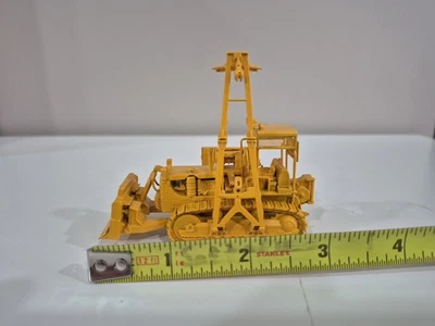 1:87 Overland Models OMI-3377.1 Bulldozer w/Sideboom UP U-2 Wreckmaster A43 - Image 1 of 4