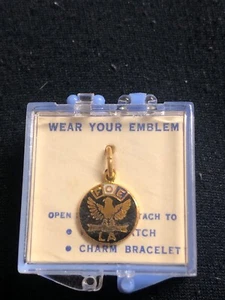 Vintage NOS FOE LA Eagles Ladies Auxiliary Dainty Pendant Charm Small in Box - Picture 1 of 3
