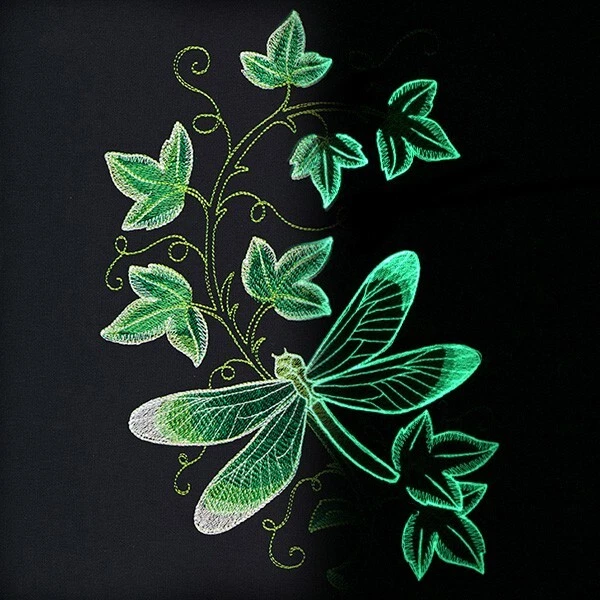 Toalla de baño bordada libélula encantada que brilla en la oscuridad Foto 1 de 1