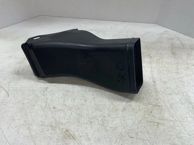 BMW 528i 2008-2010 parachoques inferior delantero derecho freno conducto aire tubo ventilación E60 3,0 L  Foto 1 de 4