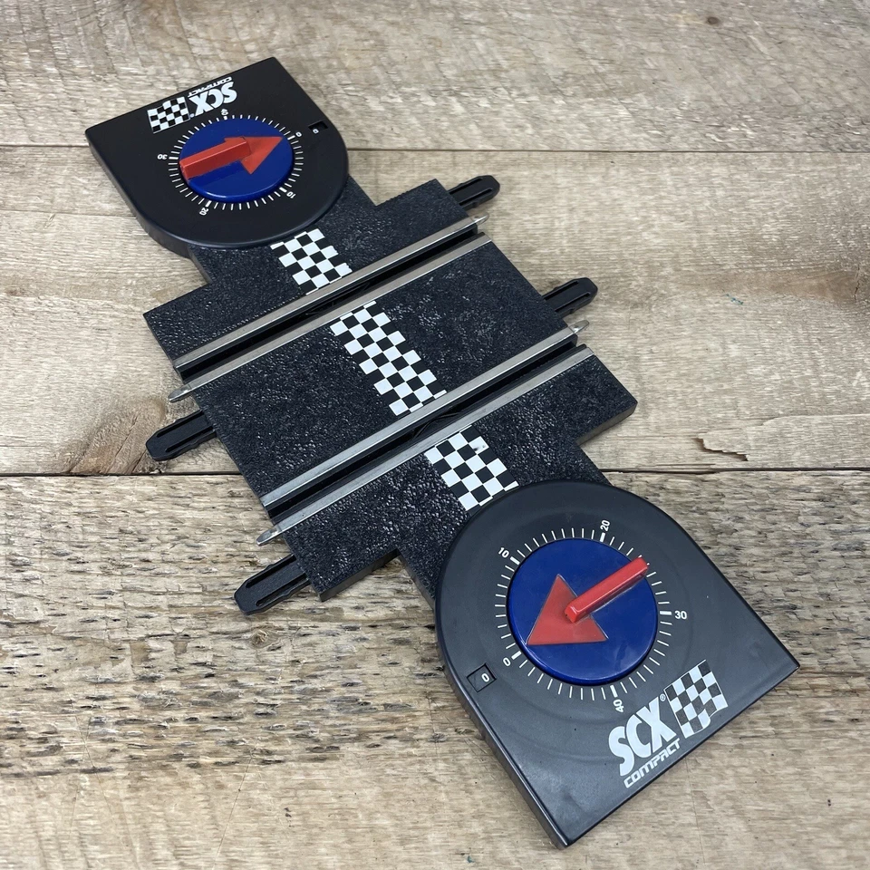 SCX Compact 2007 1:43 contador de vueltas de pista - 4,5" - probado funcionando en muy buena condición Foto 1 de 4