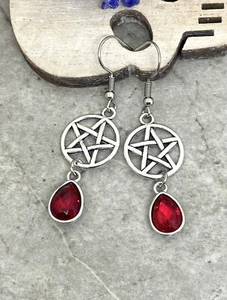 Paar Pentagramm Pentakel Stern tiefrot Träne Ohrringe heidnisch Goth Wicca - Bild 1 von 10
