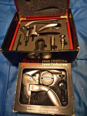 Houdini Lever Corkscrew & Foil Cutter & Extra Spiral+Deluxe Box Set Silver - Image 1 of 4