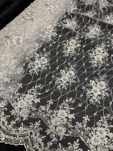 1 mtr weiß Pailletten, Perlen überbacken Braut Tüll Netz Stoff 52" breit - Bild 1 von 5