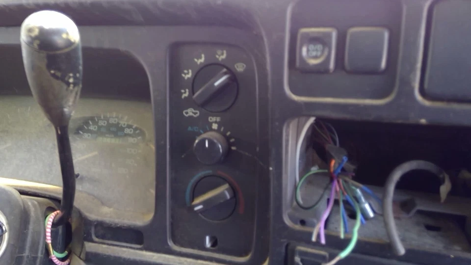 Used Alternator fits: 1996 Dodge 1500 PICKUP 120 amp 7 groove pulley Grade C - Image 1 of 4