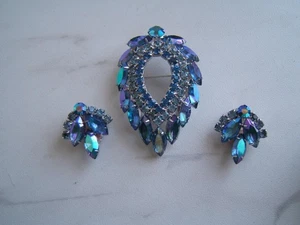 VINTAGE SARAH COVENTRY JULIANA STATEMENT BROOCH & EARRINGS BLUE RHINESTONES - Picture 1 of 9