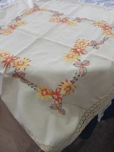 Beautiful Vintage Hand Embroidered Beige Irish Linen Square Tablecloth With Lace - Picture 1 of 7