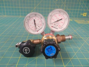 Matheson 3533 Pressure Regulator w/ 2 Gauges & Shut-Off Valve CGA 580 - Picture 1 of 6