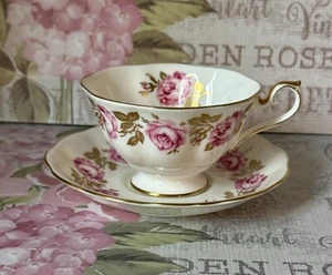 Vanity Fair - TEA CUP TEACUP SAUCER SET, Royal Albert, Roses,bone china, England - Picture 1 of 14