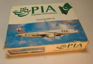 1:600 PIA Boeing B777-24 (ER)'Thar - Colores del desierto' - ¡Envío en caja gratuito! - Imagen 1 de 11