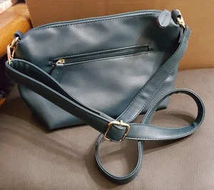 IM❤️Imoshion Crossbody Faux Leather Handbag Green Shoulder Bag Purse Love Heart - Picture 1 of 9