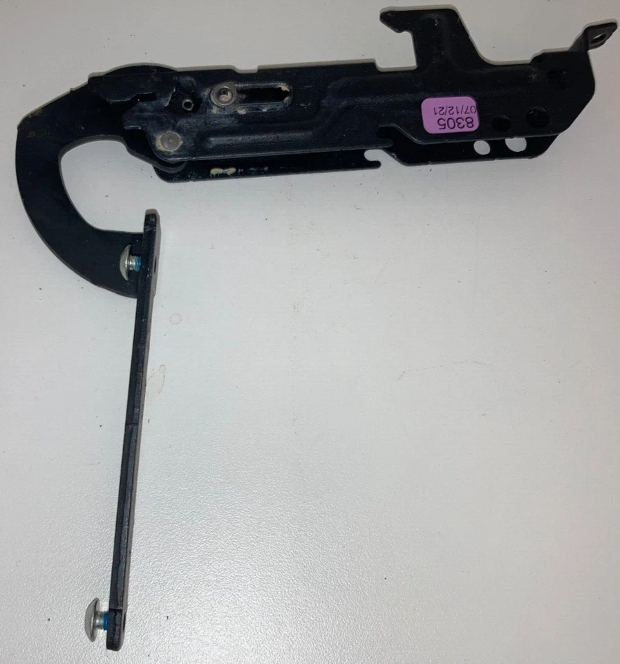 Bisagra izquierda lavadora Maytag P/N: W11128305 MOD: WVW7232HW0 Foto 1 de 1