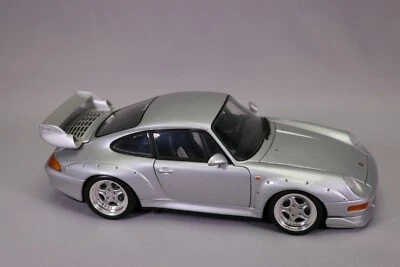 LA023 UT MODELS Voiture 1/18 Porsche 911 GT series silver - Photo 1/4
