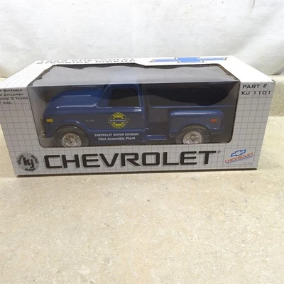 Camioneta Chevrolet Super Service 69 vintage + caja, KJ Classics #1101 Foto 1 de 4