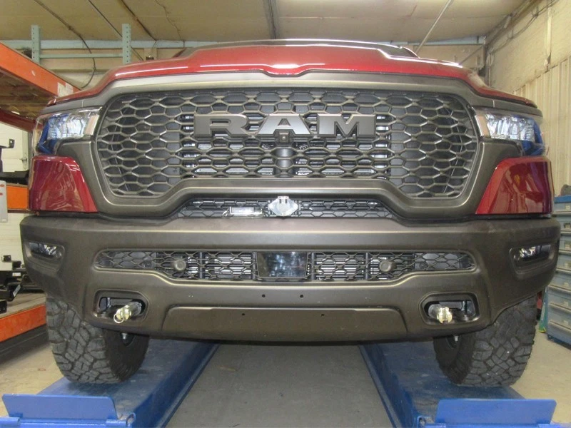 Placa base de vehículo Blue Ox BX2423 remolque delantero para 25-26 RAM 1500 Rebel RHO Foto 1 de 2