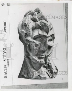 1967 Press Photo Artist Pablo Picasso's 1905 Bronze Sculpture Of A Woman's Head - Imagen 1 de 2