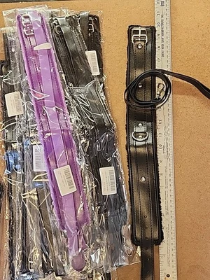 Cuello de cuero de piel suave púrpura o negro ajustable BDSM sujeción sexual con correa Foto 1 de 4