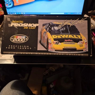 ERTL Pro Shop NASCAR 1:24 Matt Kenseth #17 Dewalt 2000 Ford Taurus 1 OF 5000 - Image 1 of 4