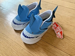 NWT Vans Toddler slip-on Shark Shoes Size 4 - Picture 1 of 4