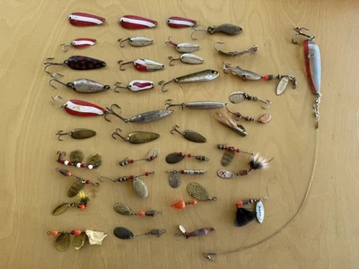 Lote de cucharas de pesca de agua dulce giratorias algunas hechas en Francia / EE. UU., algunas MEPPS Foto 1 de 4