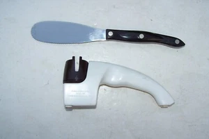 AFILADOR DE CUCHILLOS DE COCINA CUTCO - Tirador manual - Blanco - Buen estado - Imagen 1 de 6
