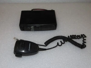 Motorola Radius SM50 Radio M33DGC20A2AA w/ mic - Picture 1 of 4
