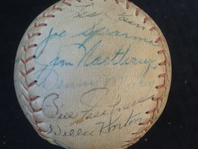 1968 Detroit Tigers Team Signed Baseball(23)   Lolich/McLain/Cash/Horton/Freehan - Image 1 of 4