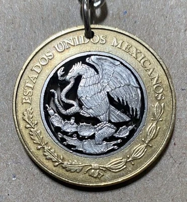 W027 ….. Keychain with a 20 pesos Mexican Cut Eagle 2000 Coin - Image 1 of 2