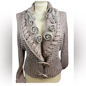 John Fashion Tan Wool Blend Waffle Ribbed Roses Knit Fur Cardigan Size Large - Picture 1 of 8