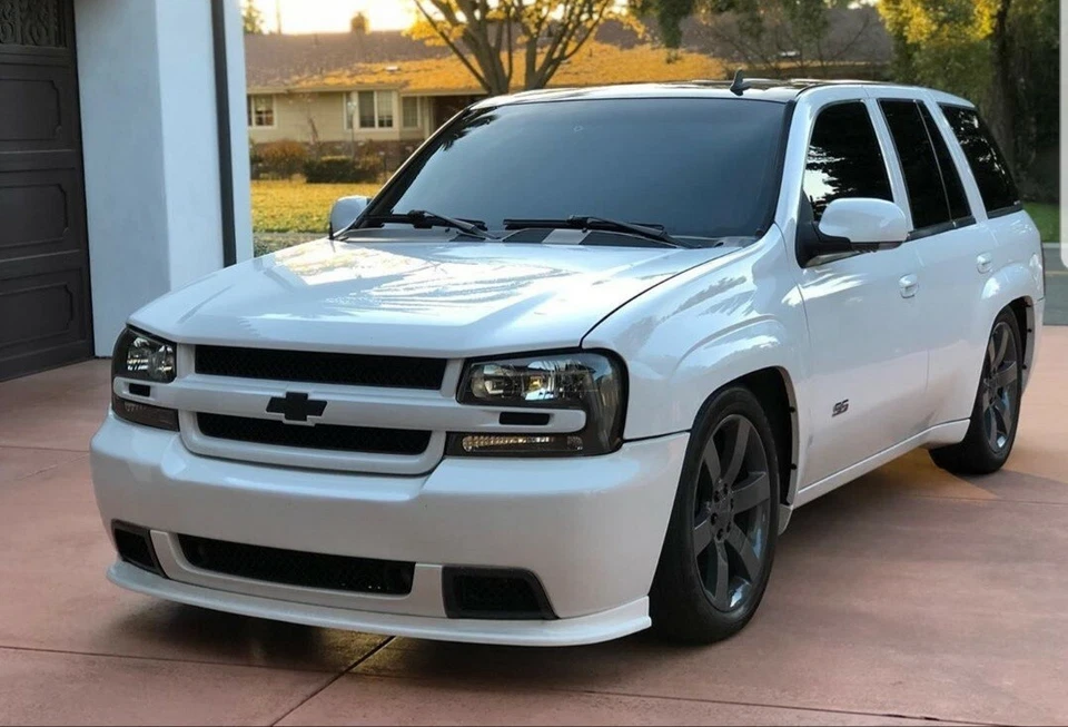 Trailblazer SS TBSS Fiberglass Front Bumper Lip - Image 1 of 4