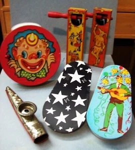 lot of 5 Vintage Antique Tin Litho Noise Makers & Kazoo Lot - Picture 1 of 9