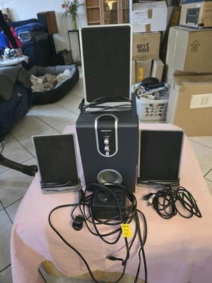 Medion MD 42491 Subwoofer, 5.1 Kanal Lautsprecher System - Bild 1 von 4