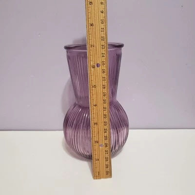 Jarrón de vidrio púrpura rosa acanalado casa de campo decoración del hogar 7" Foto 1 de 4