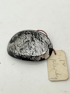 Antiguo clip remachado para vestido o zapato negro y plateado ovalado solo 1 Foto 1 de 4