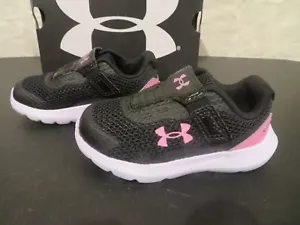 *Nuevo con etiquetas Zapatos de tenis Under Armour Surge negros y rosas para niñas pequeñas, 6 - Imagen 1 de 3