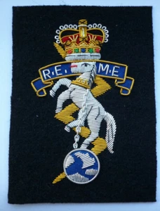 THE ROYAL ELECTRICAL MECHANICAL ENGINEERS POST 1952 QUEENS CROWN. - Picture 1 of 1