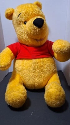 Peluche Winnie the Pooh 2001 Invierno Jumbo Pooh 20" Disney Fisher Price Mattel Foto 1 de 4