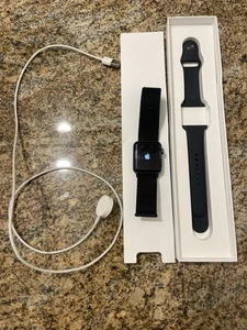 Apple MTF32LLA Watch Series 3gps 42 Mm Space Gray Aluminum With Black. Works - Photo 1 sur 7