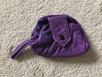 Cartera de cambio de cuero púrpura de la década de 1990 con cremallera a presión y lazo único dueño Foto 1 de 4