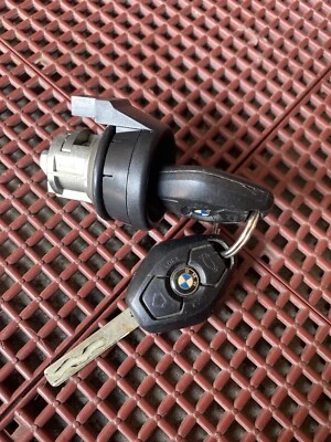 Cilindro de bloqueo de encendido BMW X3 2004-10 + 2 llaves Foto 1 de 2