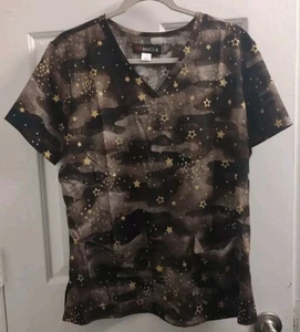 Koi Basics Brown Camo With Gold Stars Womens Scrub Top  Size Large  - Picture 1 of 3