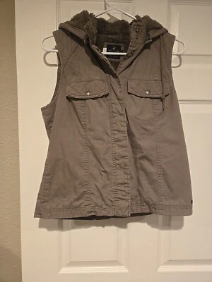 Size Small Khaki Green Volcom Vest Removable Hood Lined - Image 1 of 4